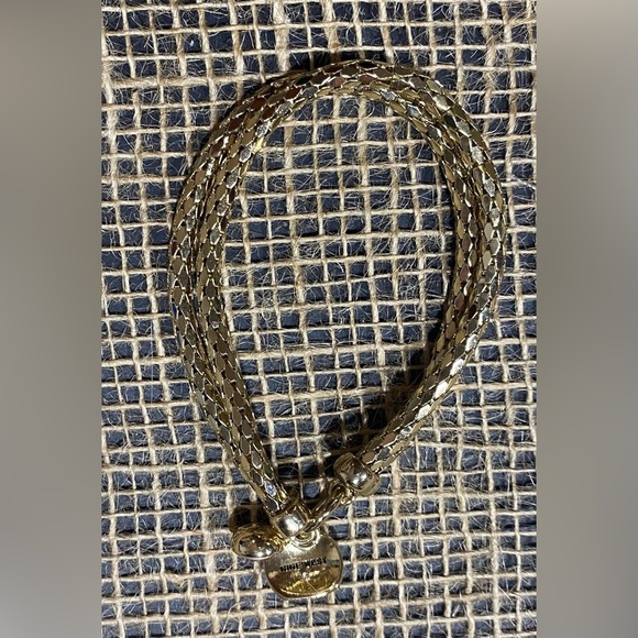 Bracelet Nine West Gold Tone Finish W/Amber & Pumpkin Charms Stretch - Picture 3 of 5